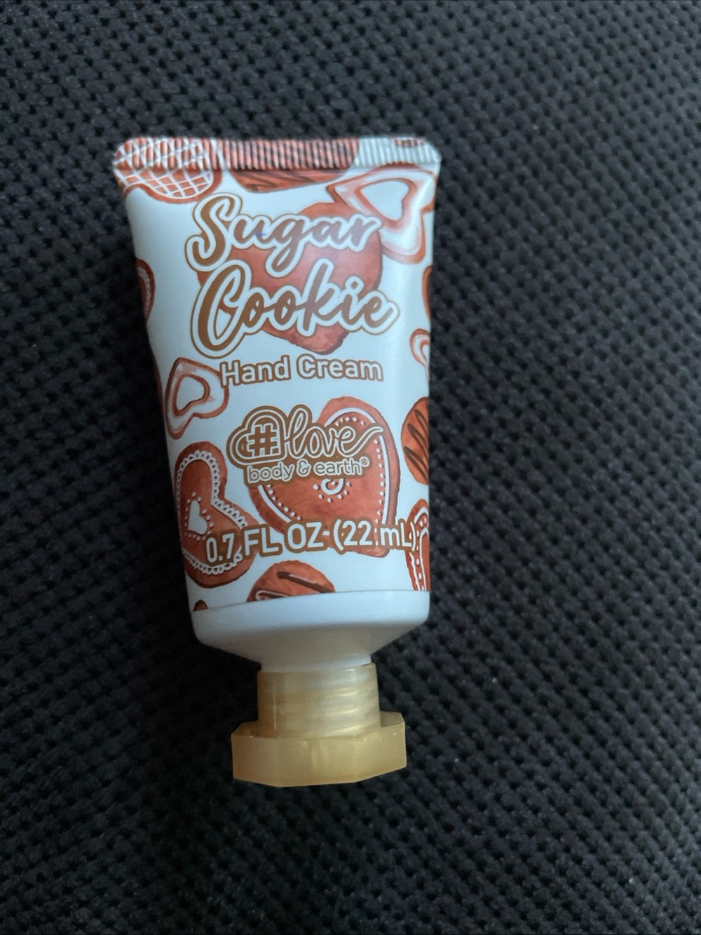 #love Body & Earth Sugar Cookie Hand Cream - White & Brown